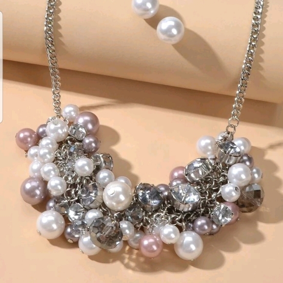 Pearl and Glass Cluster Necklace and Earrings - Picture 3 of 4